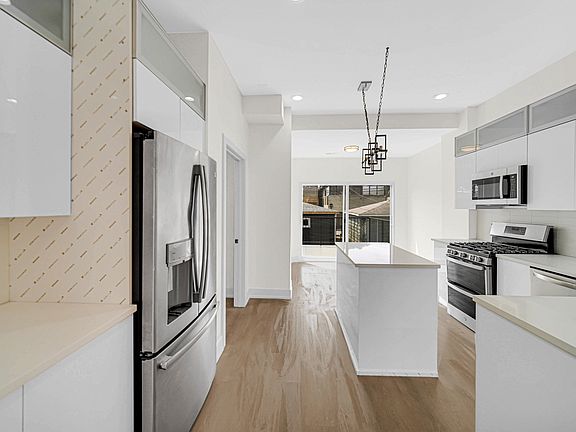 4th image of 1520 N Campbell Ave #2