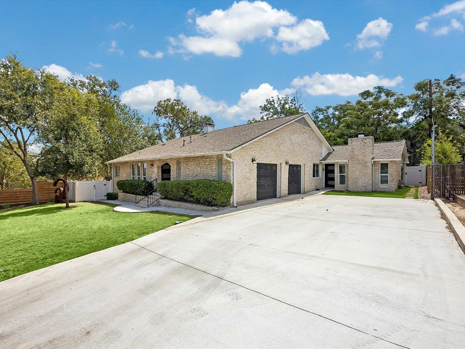 2 bed, 2.0 bath, 1233 sqft, $2,595 — Photo 1
