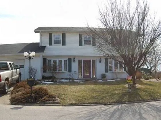 338 Vista Dr photo 1