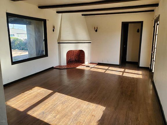 3rd image of 919 N Gilbert Ave