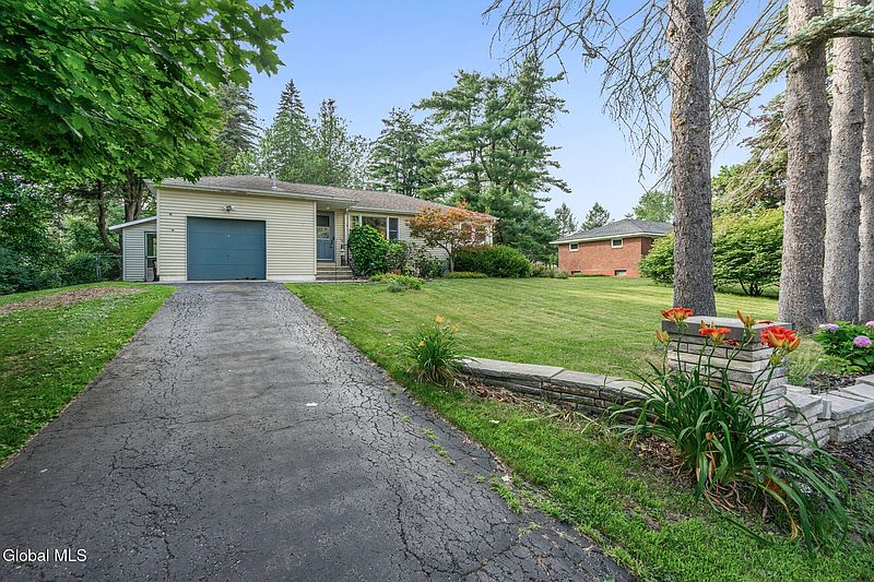 3rd image of 54 E Hite Court