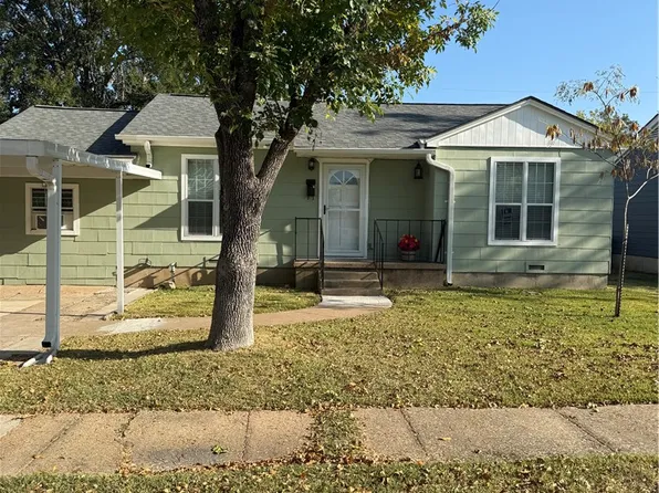 709 Churchill Dr, Bryan, TX 77801