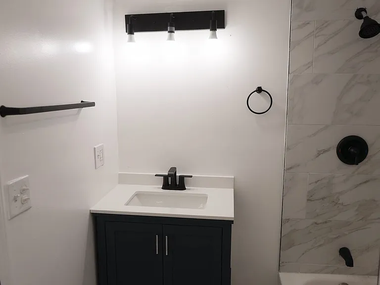 1322 S 51st Ave #1 — Photo 8