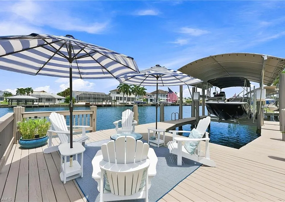 383 Seabee Ave