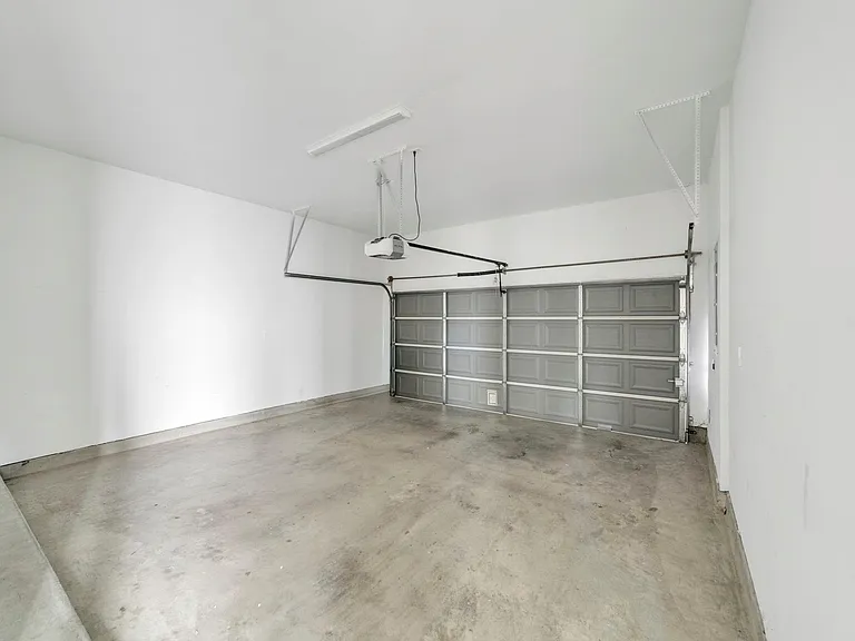 9551 Neuens Rd #B — Photo 33
