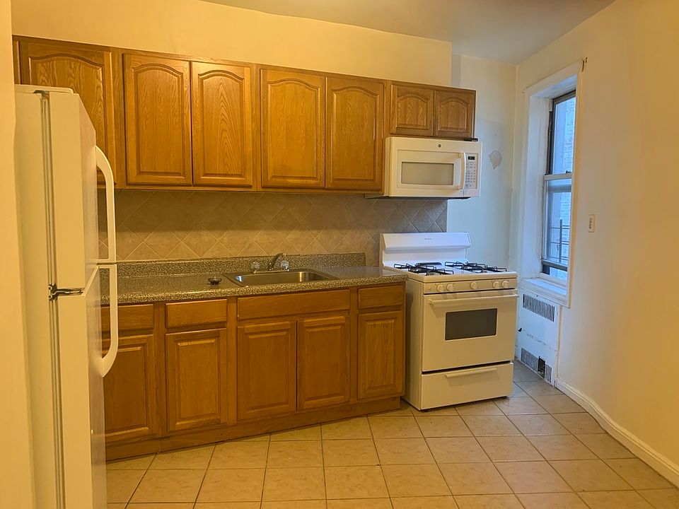 1st image of 580 E 17th St #B4