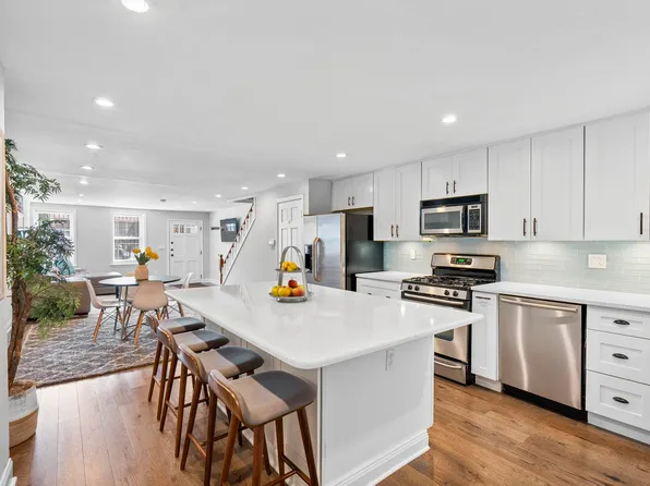 331 Varick Street image 1 of 43