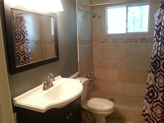 3rd image of 1435 Northglen