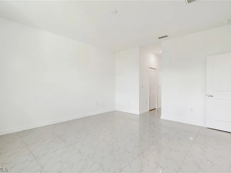 2725 SW Embers Ter — Photo 15