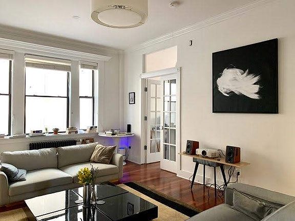 2nd image of 125 E 17th St #5