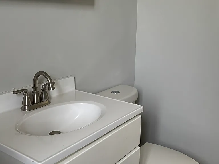 538 W 7th St #B1 — Photo 11