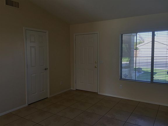 4th image of 1707 W Bluebird Dr