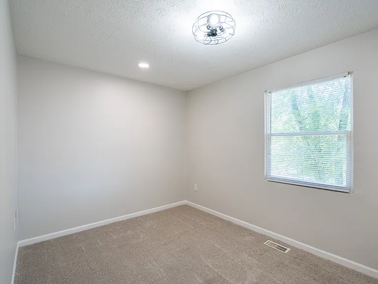 1315 S Senate Ave — Photo 13