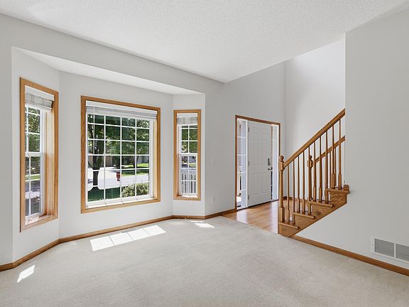 5th image of 9142 Woodland Dr