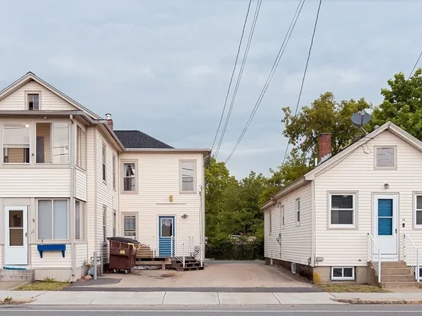 12-14 Hartford Ave, Uxbridge, MA 01569