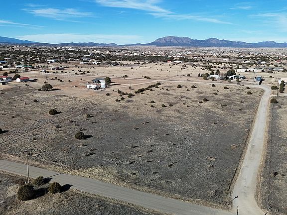 4th image of 7 Kennedy Ct