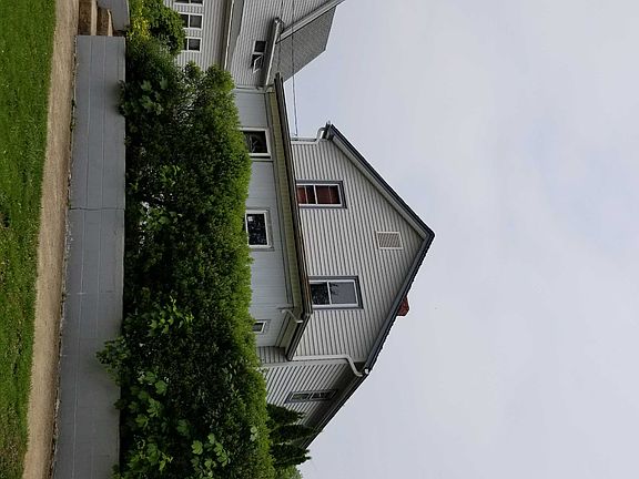 3rd image of 606 Sherman St