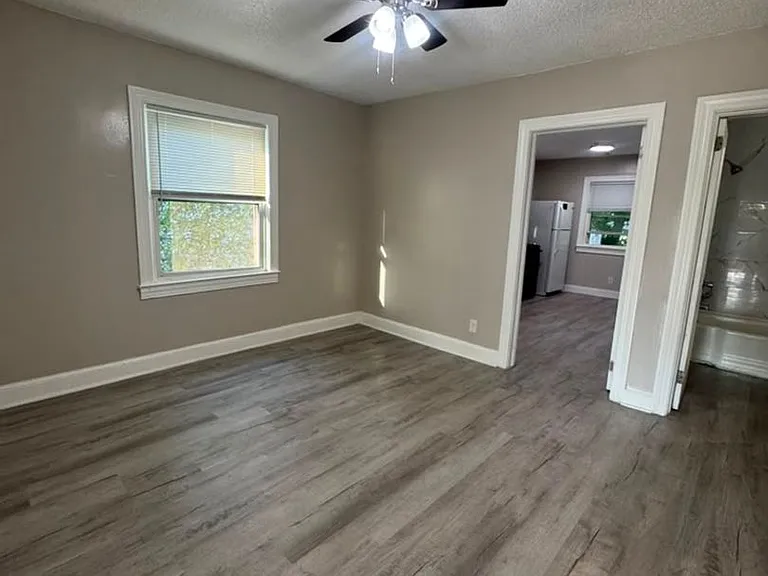 511 Memorial Park Dr — Photo 14