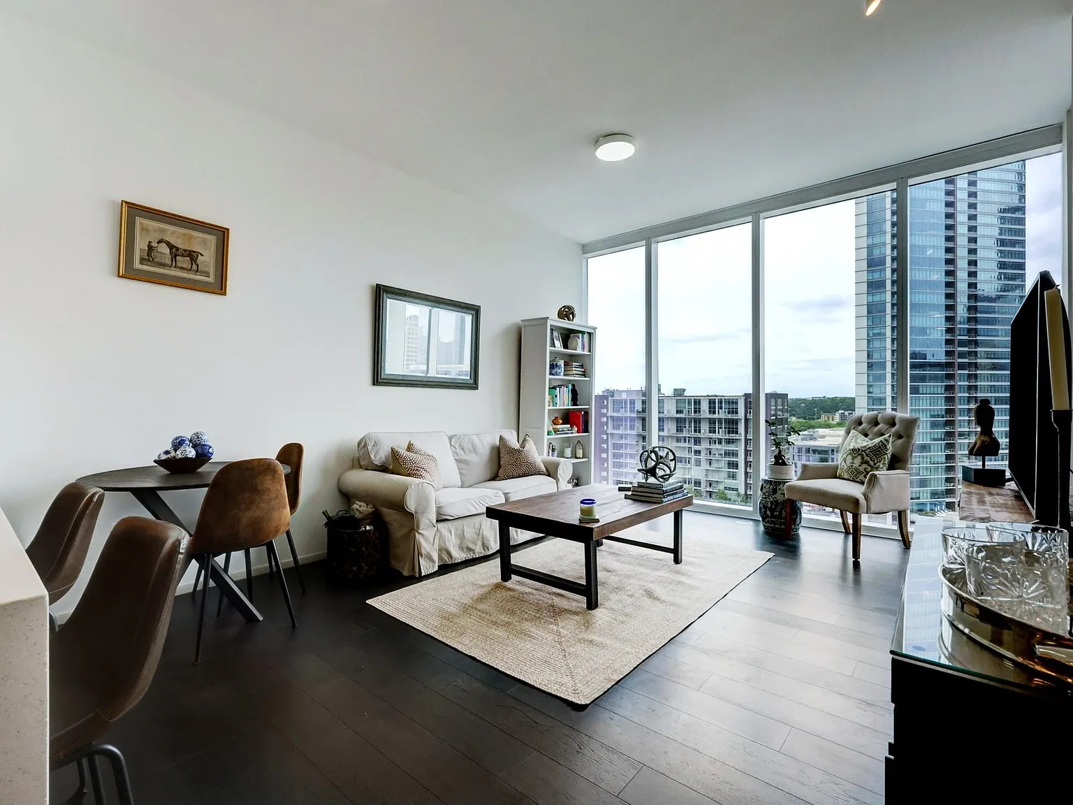 1 bed, 1.0 bath, 697 sqft, $3,400 — Photo 4