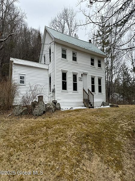 3rd image of 751 Central Nassau Road