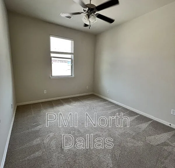 532 S Greenville Ave — Photo 8