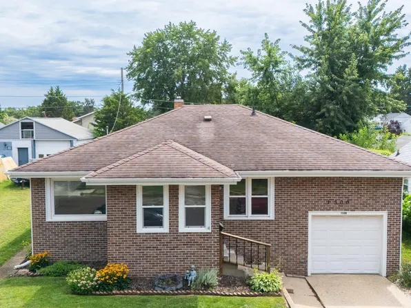 1500 Martha St, Pekin, IL 61554