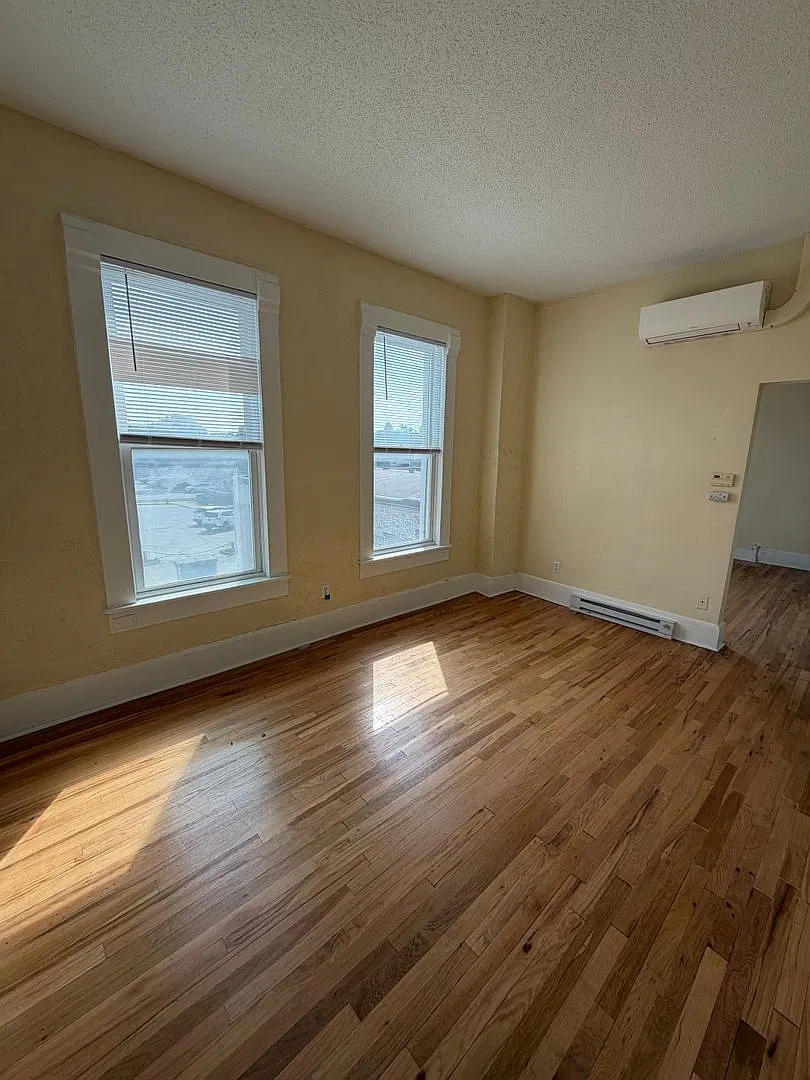 1213 25th Street — Photo 3