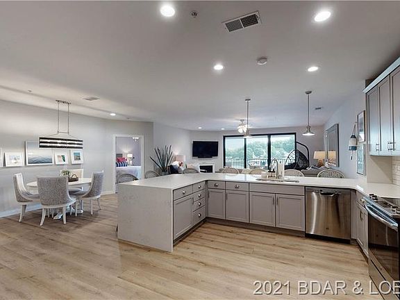 4th image of 166 Captiva Dr #1G