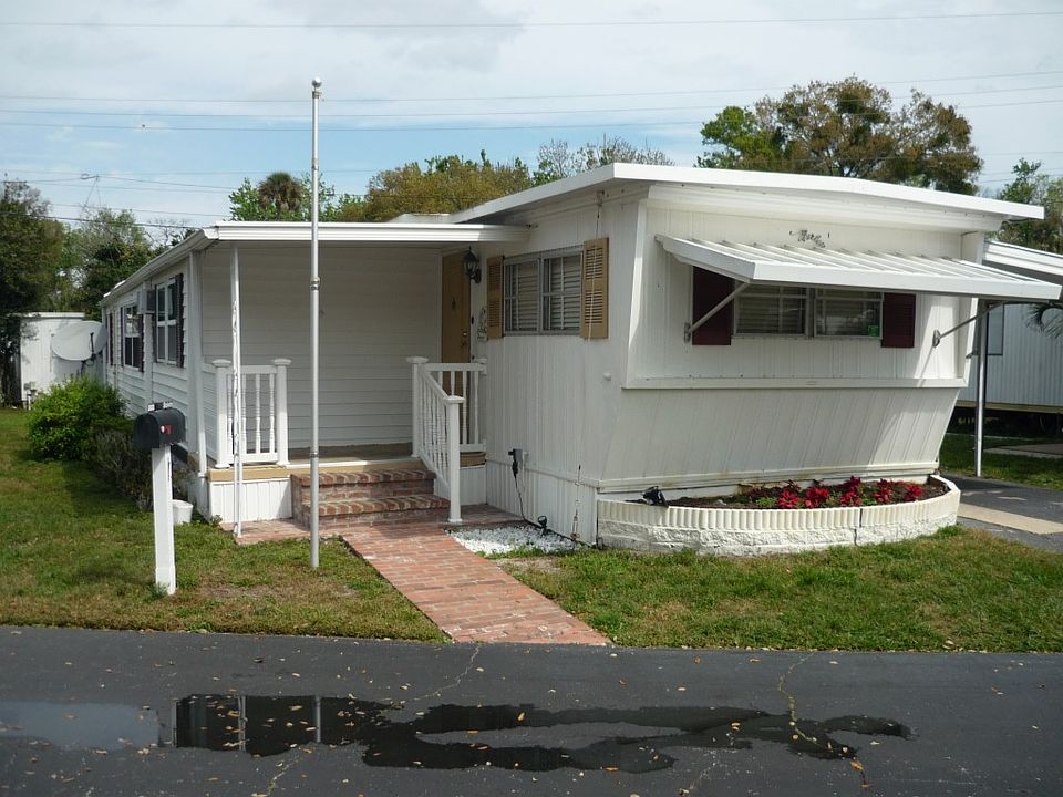 1st image of 888 W Colonial Cir