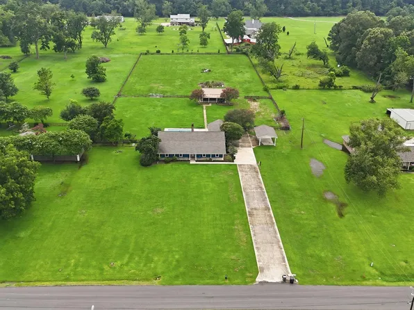 23231 Sunnyside Ln, Zachary, LA 70791