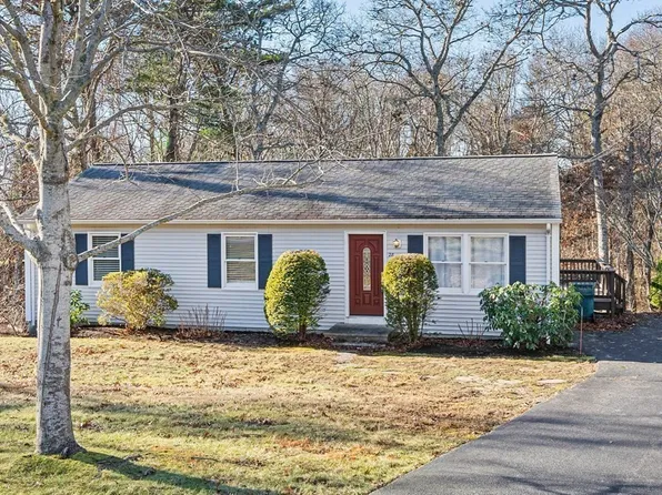 28 Burnside St, Plymouth, MA 02360