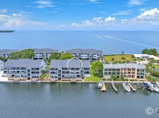 821 Bahia Del Sol Dr #B, Ruskin, FL 33570