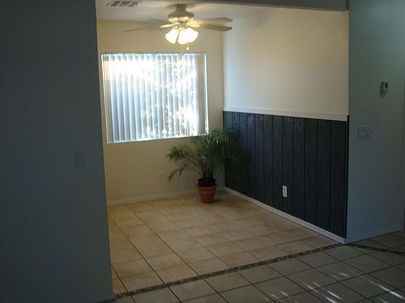 3rd image of 260 S Santa Fe Ave