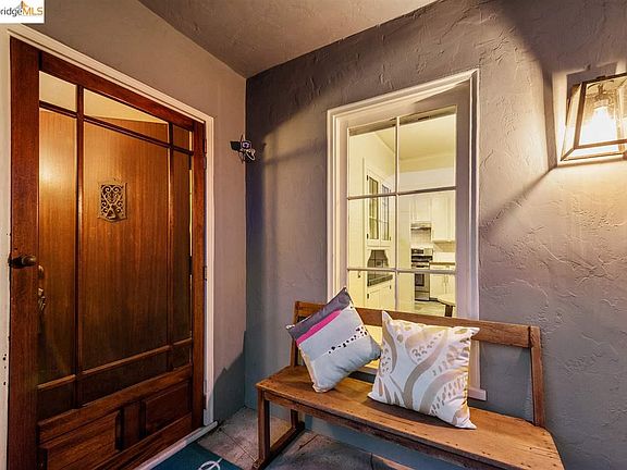 2nd image of 3739 Hillview St