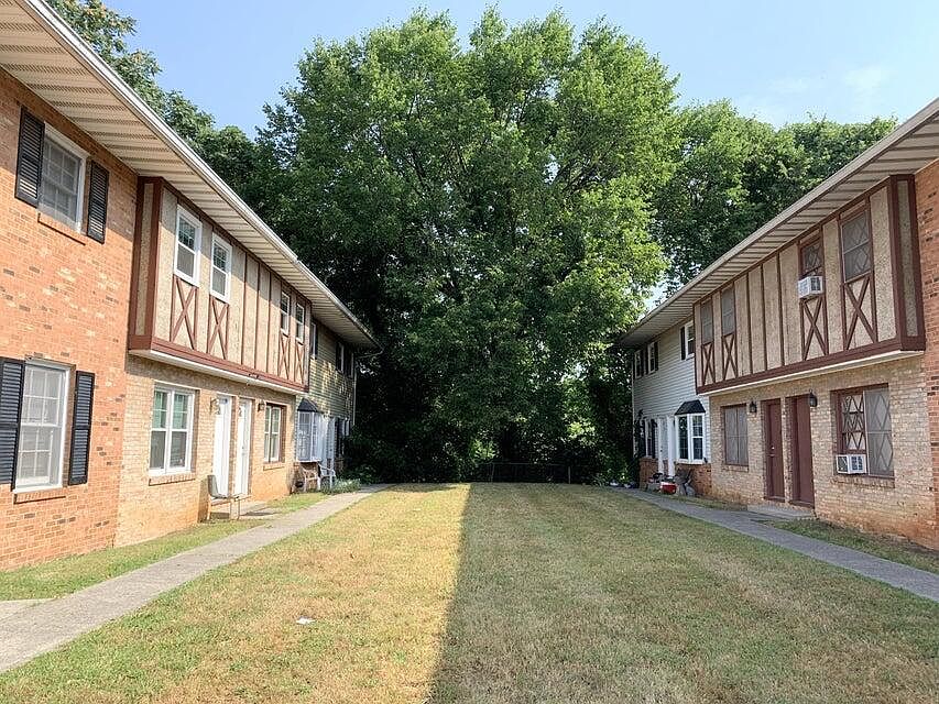 1st image of 1707 Roanoke Ave SW APT 12