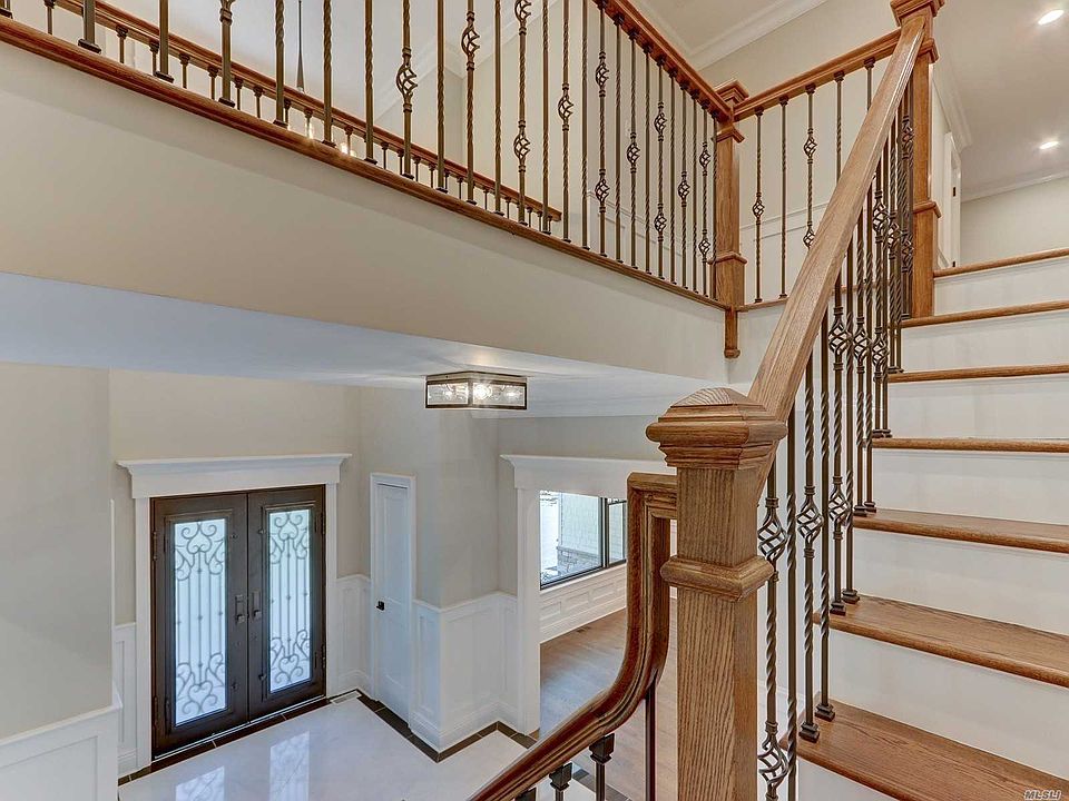 28 Wagon Wheel Ln, Dix Hills, NY 11746 | Zillow