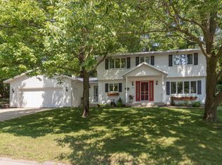 925 Sierra Ln NE, Rochester, MN 55906