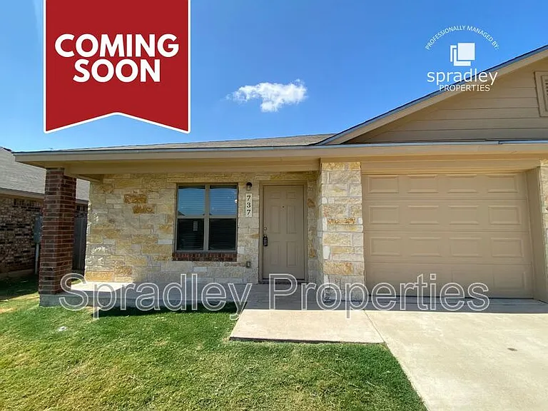 737 Laila Ln — Photo 1