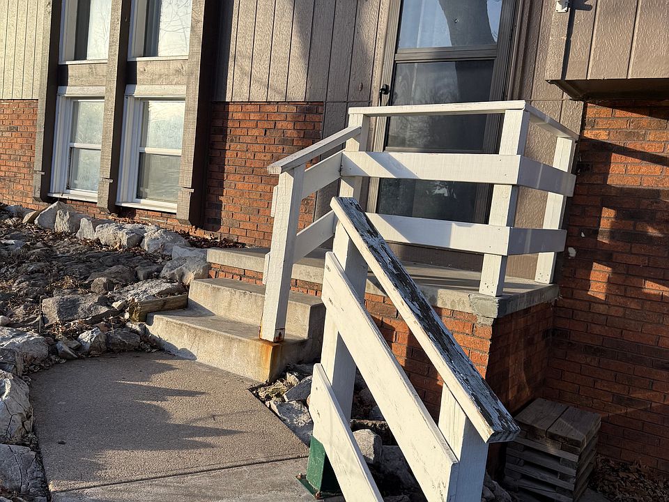 1st image of 2718 N 129th Cir