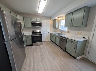 1328-30 Sandy Lake Rd, Ravenna, OH 44266