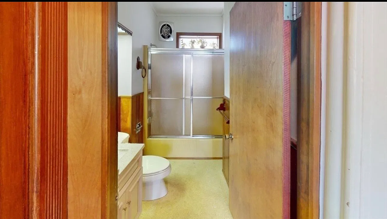 3 bed, $2,200 — Photo 4