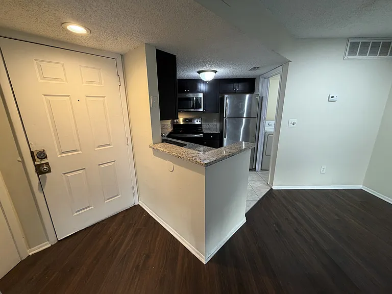 1916 Lake Atriums Cir #30 — Photo 2