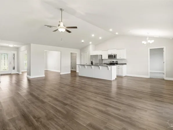 9819 Shangri La West Rd, Milton, FL 32583