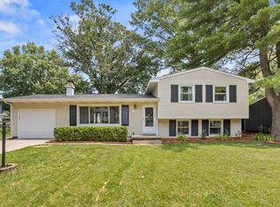 1904 Winchester Dr, Champaign, IL 61821