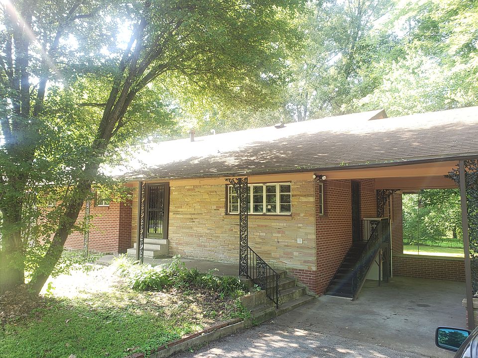 1st image of 1000 W Forest Ave