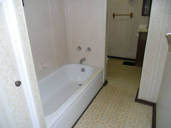 5th image of 12 Moore Ave