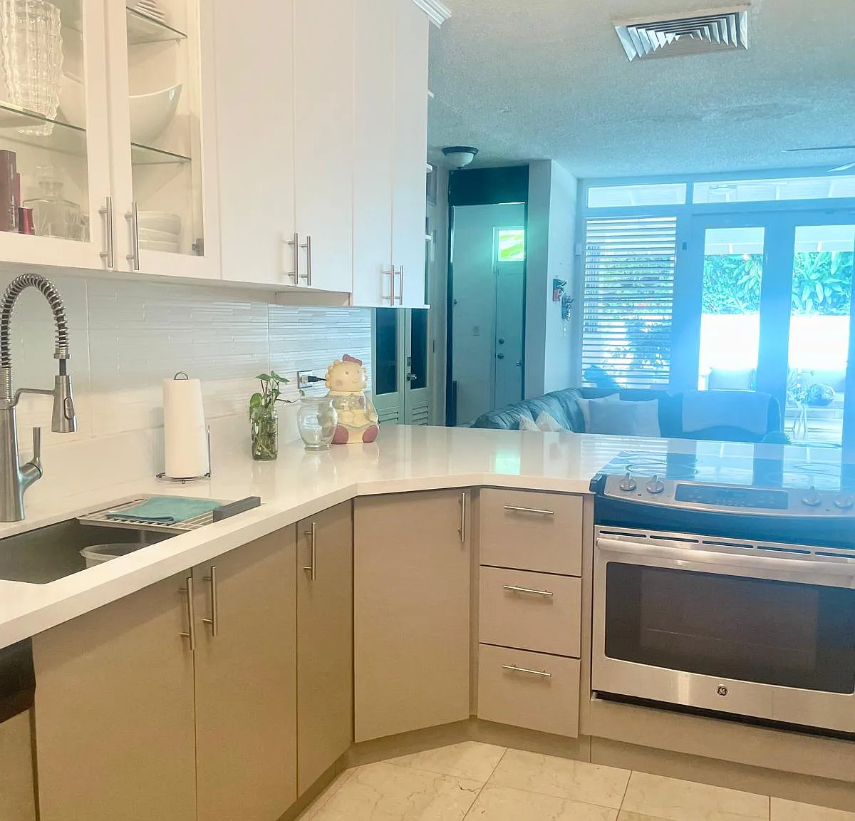 4 bed, 3.5 bath, 3000 sqft, $4,400 — Photo 3