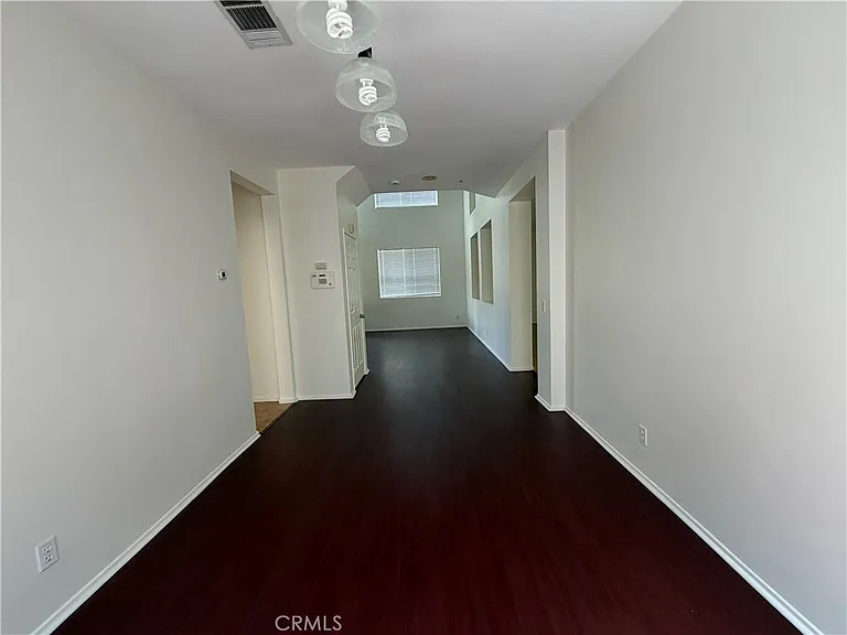 5569 Hunt Club Dr — Photo 7