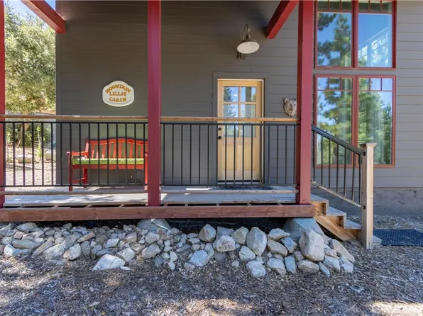 1517 Woodland Dr, Pine Mountain Club, CA 93222