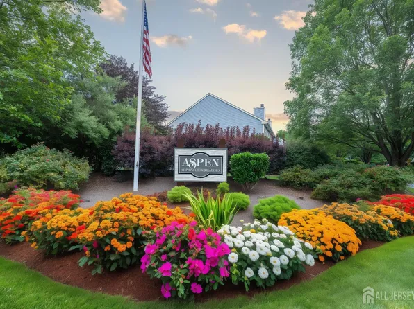 1211 Aspen Dr, Plainsboro, NJ 08536